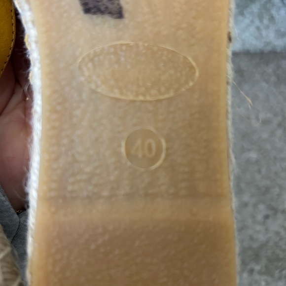 NWOT Lisa B yellow leather pointed toe mule espadrille. Coastal. Classic. Beach - Picture 8 of 10